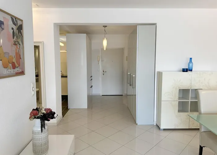 By Fewotessin أسكونا