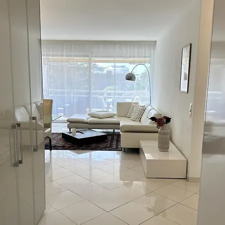 By Fewotessin * Ascona