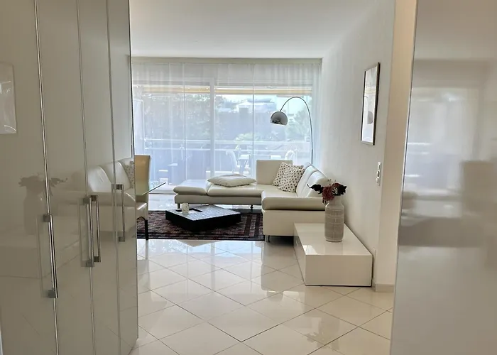 By Fewotessin * Ascona